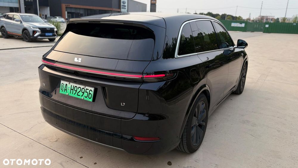 Li L7 - 9