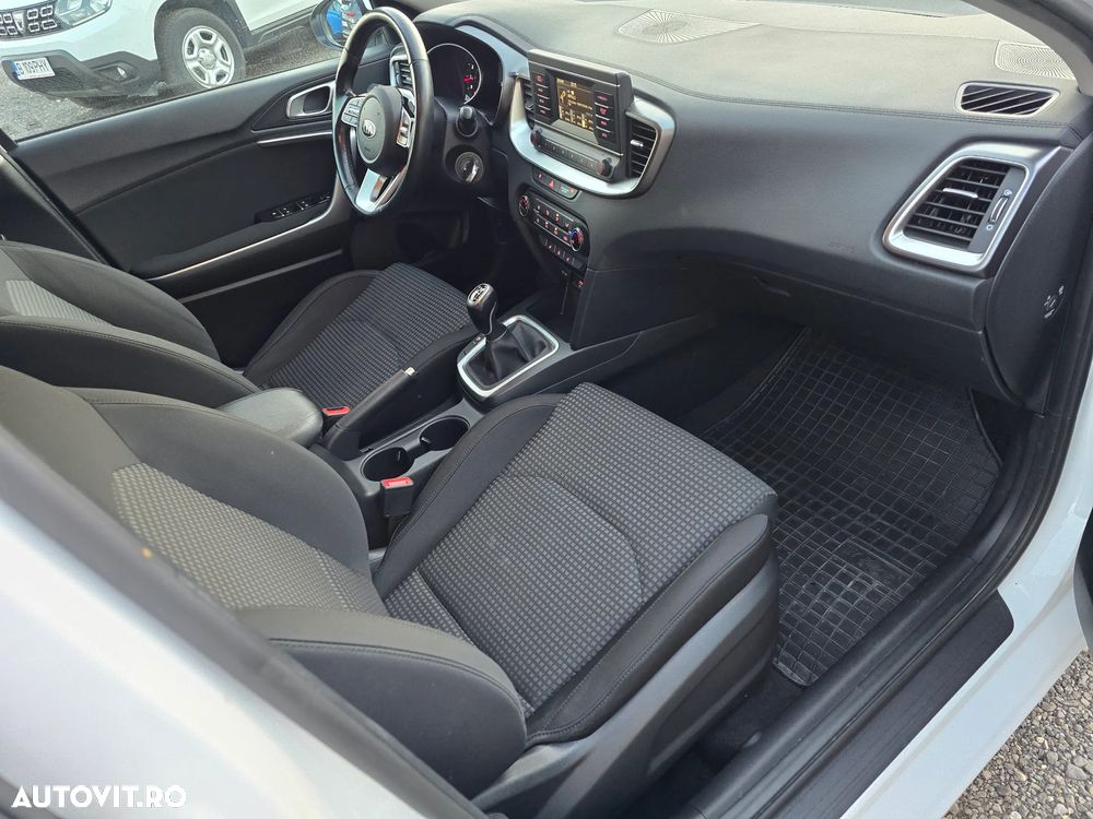 Kia Ceed 1.5 T-GDI 6MT Best - 11