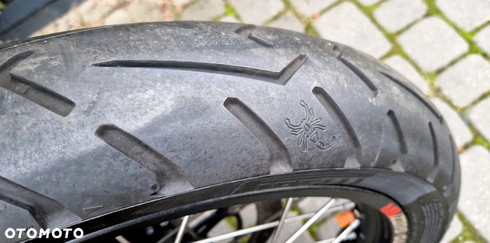 Moto Guzzi V85 - 40