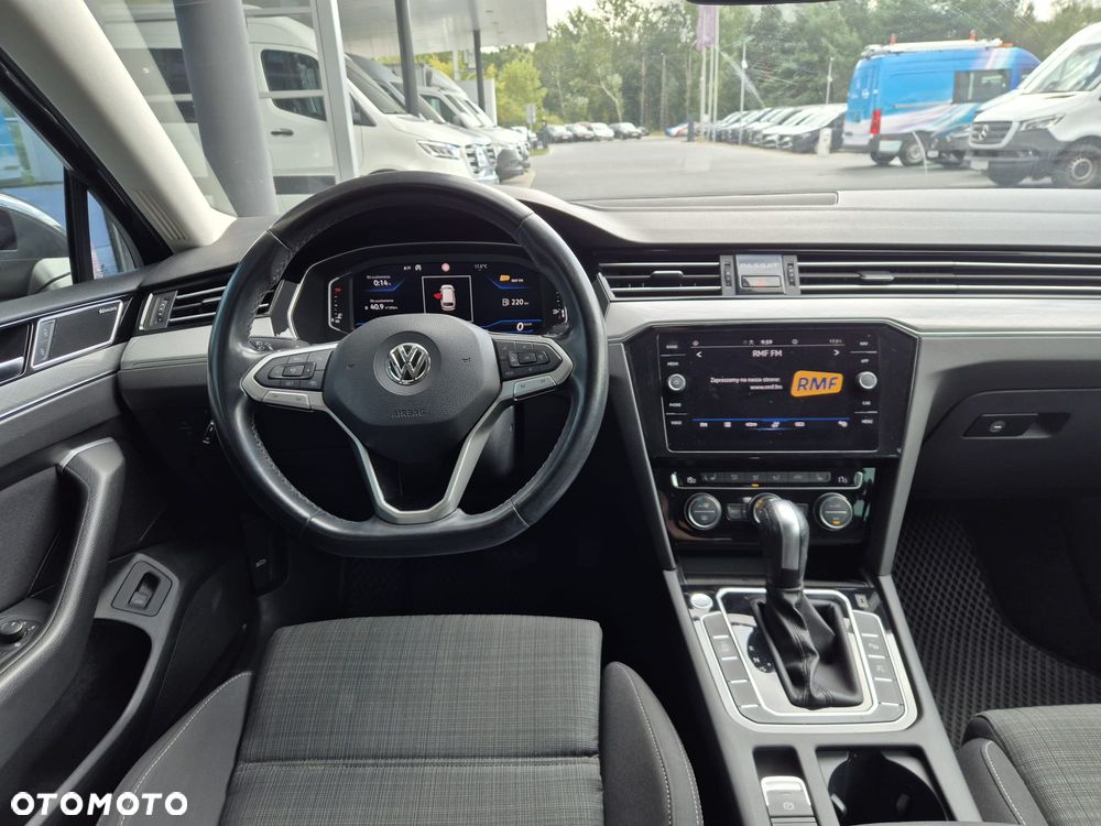 Volkswagen Passat 2.0 TDI SCR DSG Business - 13