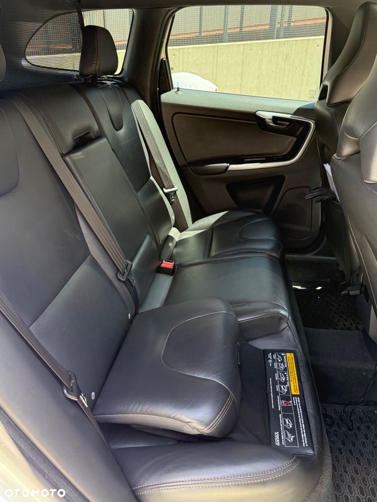 Volvo XC 60 D5 AWD Summum - 19