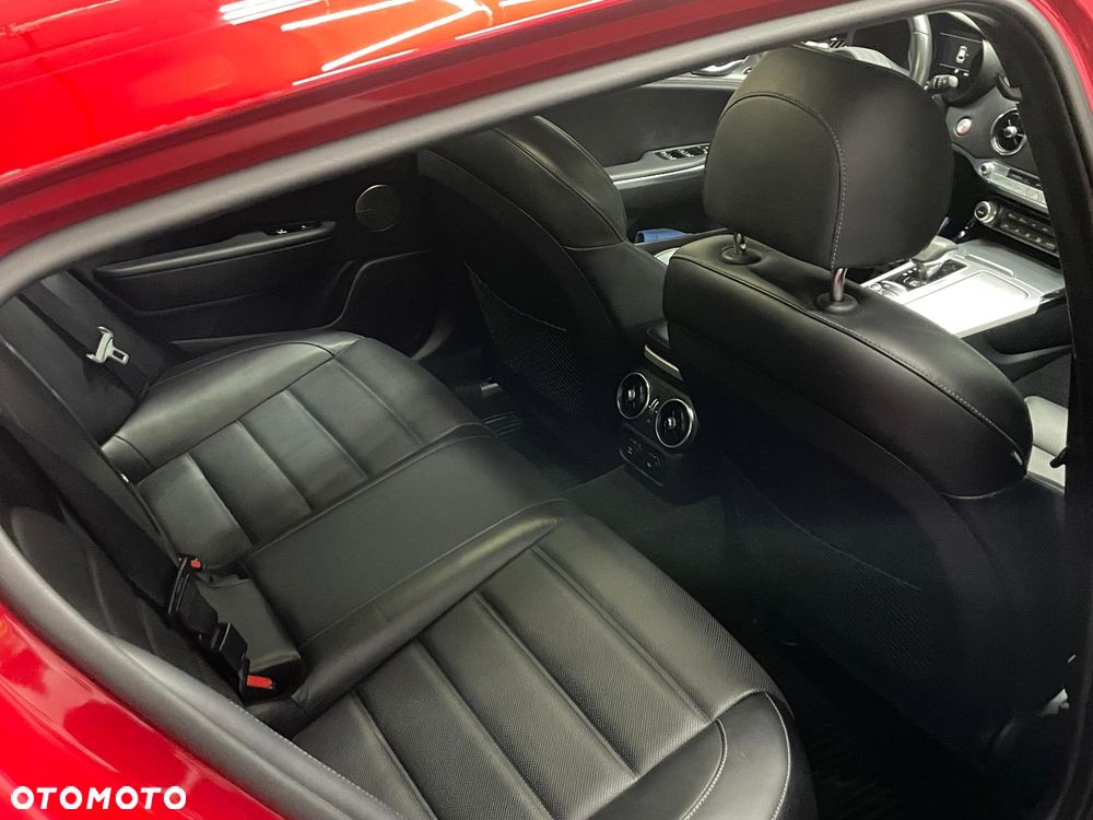 Kia Stinger 2.0 T-GDI GT Line - 10