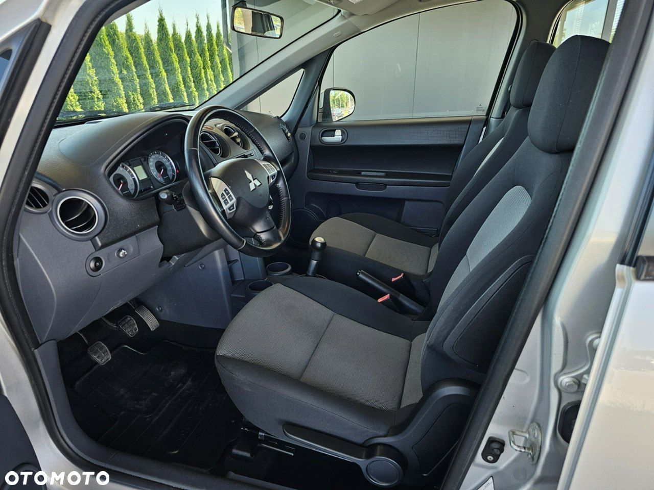 Mitsubishi Colt - 14