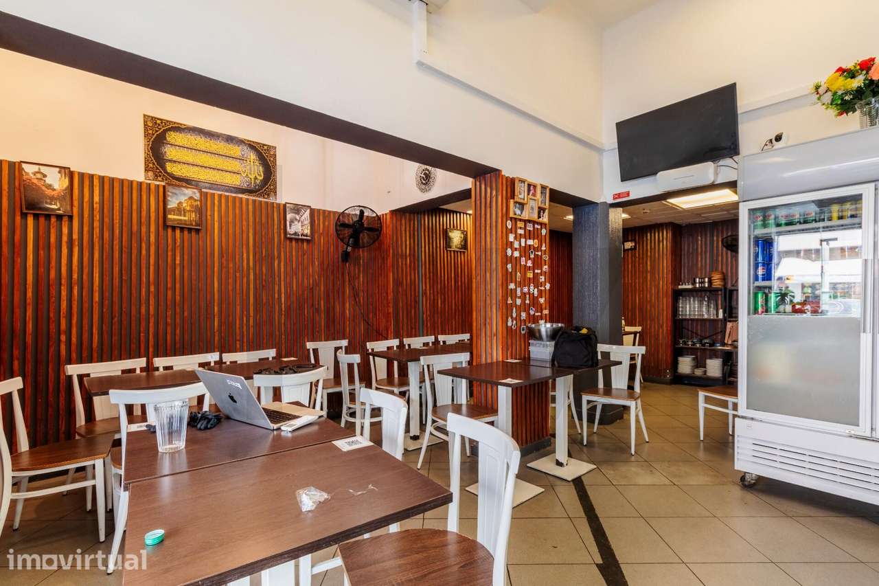 Loja Arrendada 5.2% yield | Rua Cavaleiro de Oliveira 39 | Restaurante - Grande imagem: 2/17