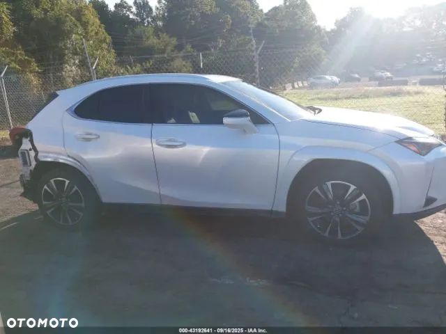 Lexus UX - 8