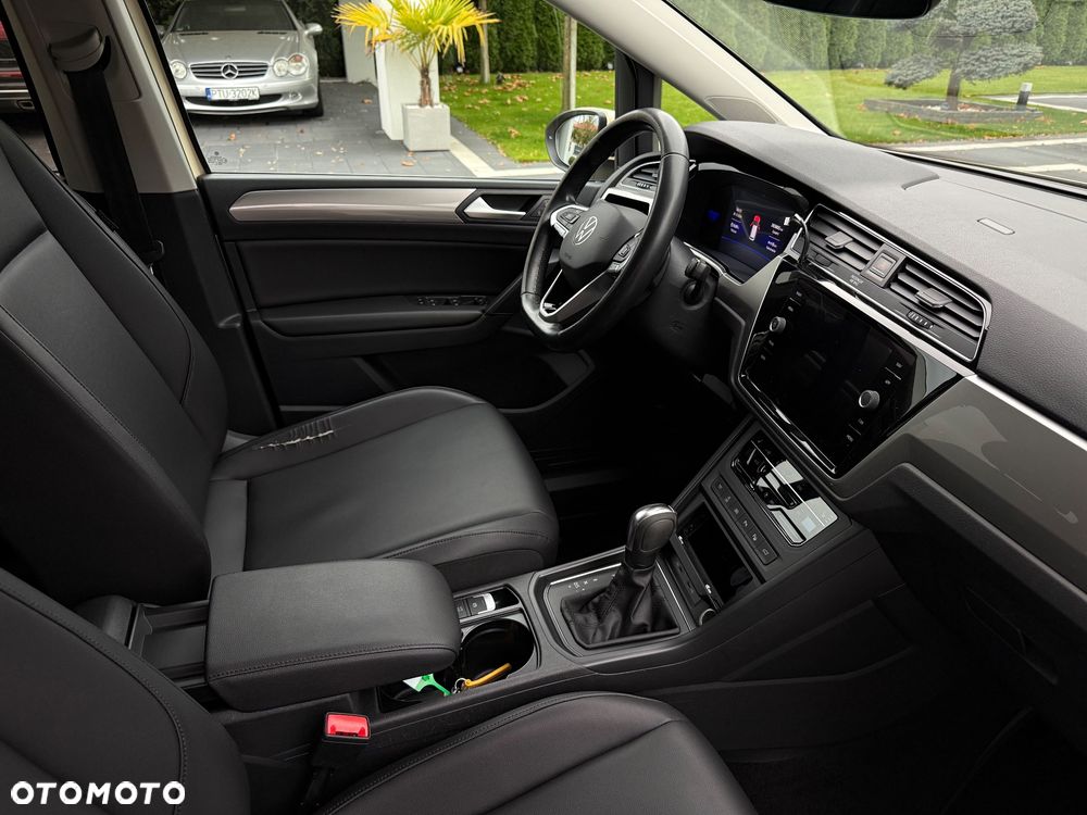Volkswagen Touran - 35