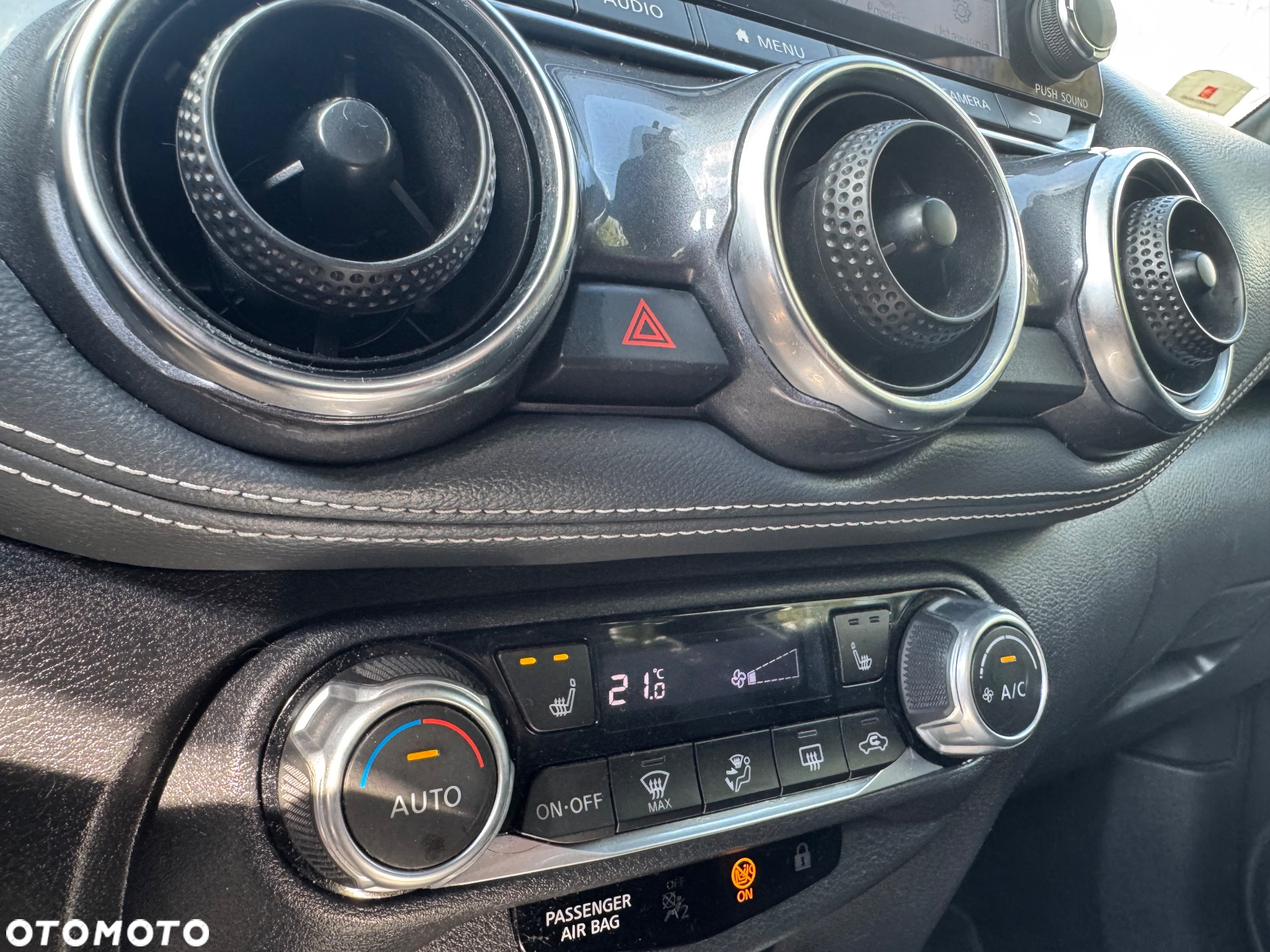 Nissan Juke 1.0 DIG-T Tekna - 17