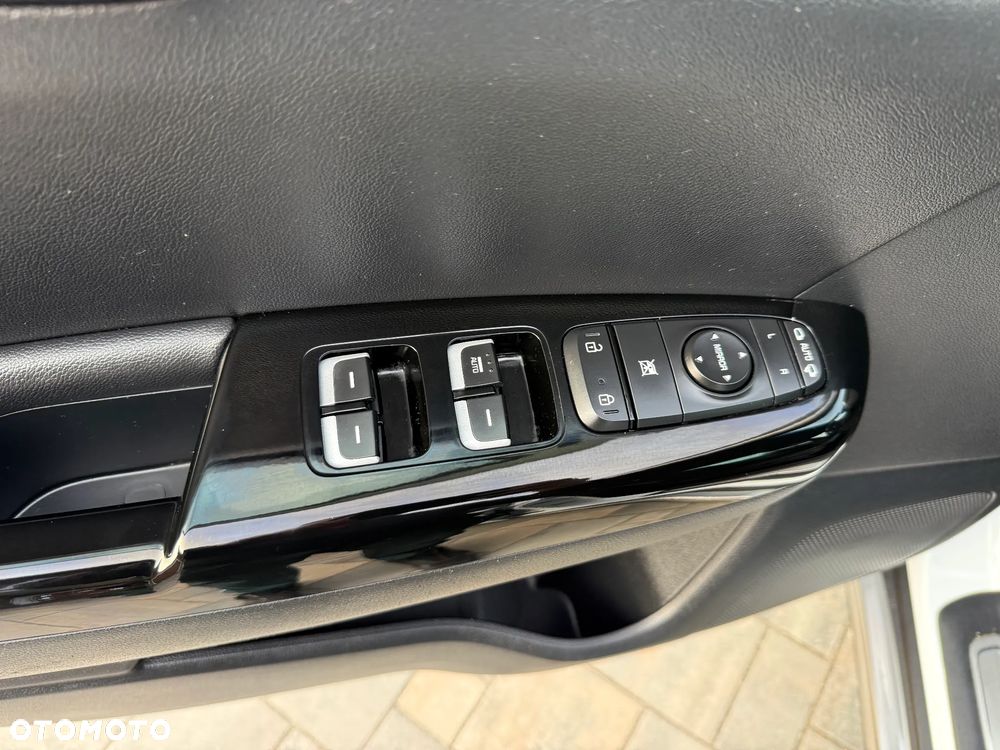 Kia Sportage 2,0 CRDI AWD GT Line - 37