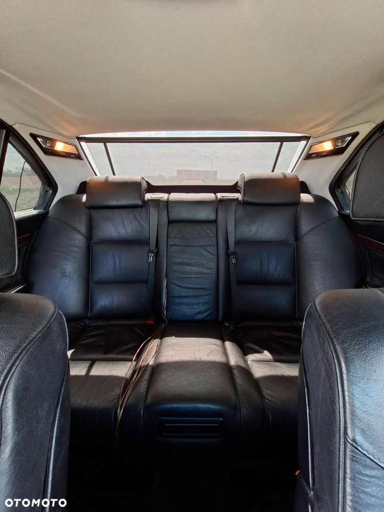 BMW Seria 7 750i - 17