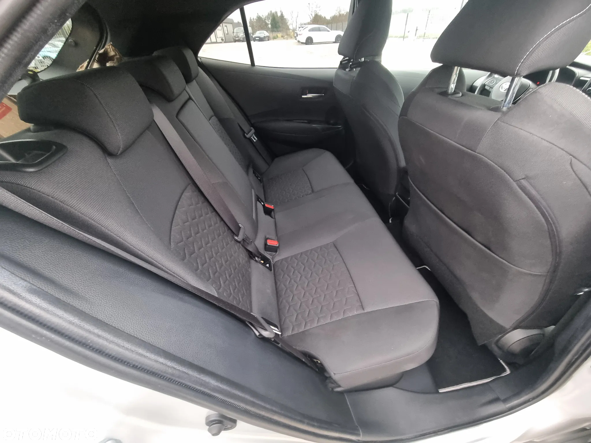Toyota Corolla 1.8 Hybrid Comfort - 9