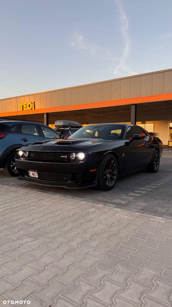 Dodge Challenger 6.4 Scat Pack - 25
