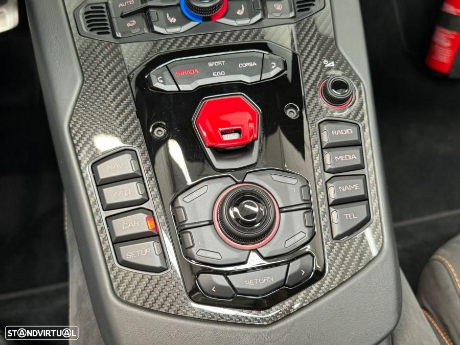 Lamborghini Aventador S Roadster - 46