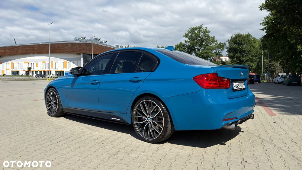 BMW Seria 3 335i xDrive Sport-Aut - 4