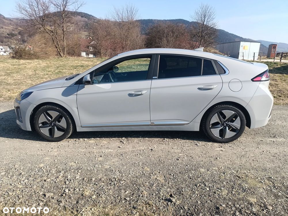 Hyundai IONIQ - 5