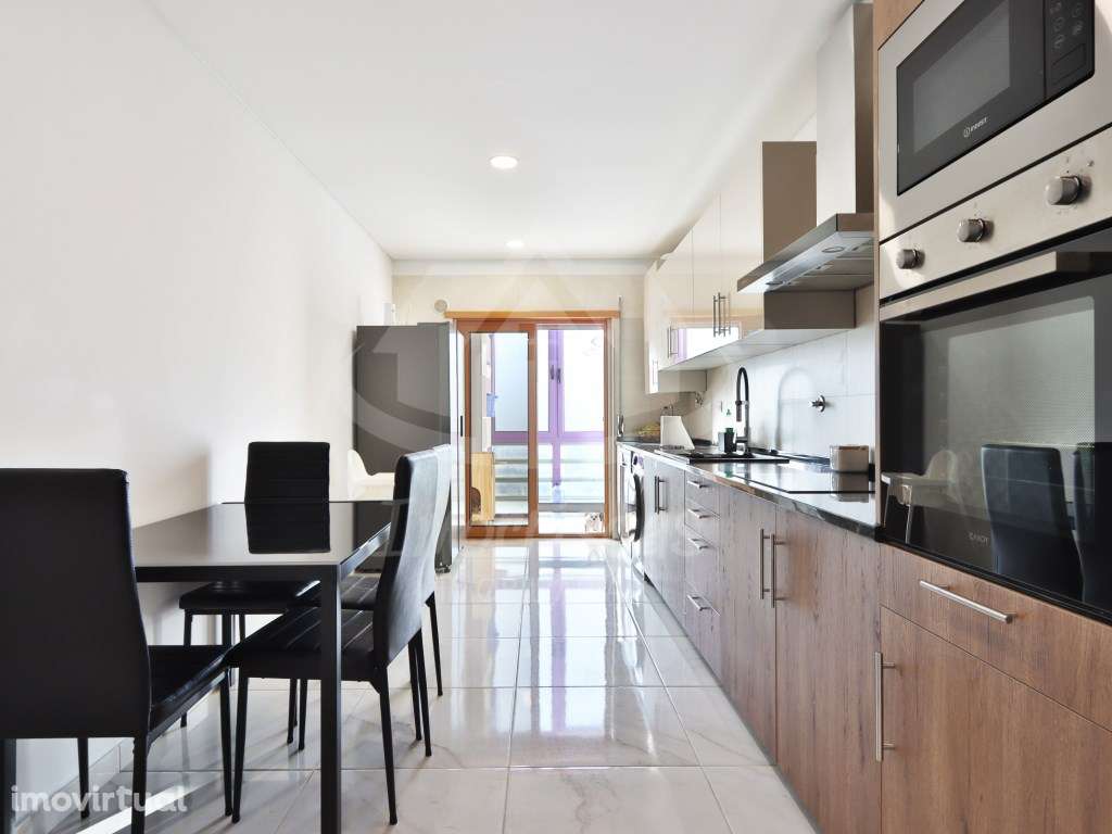 Apartamento T4 com suite, closet e parqueamento, em Camarate. - Grande imagem: 4/30