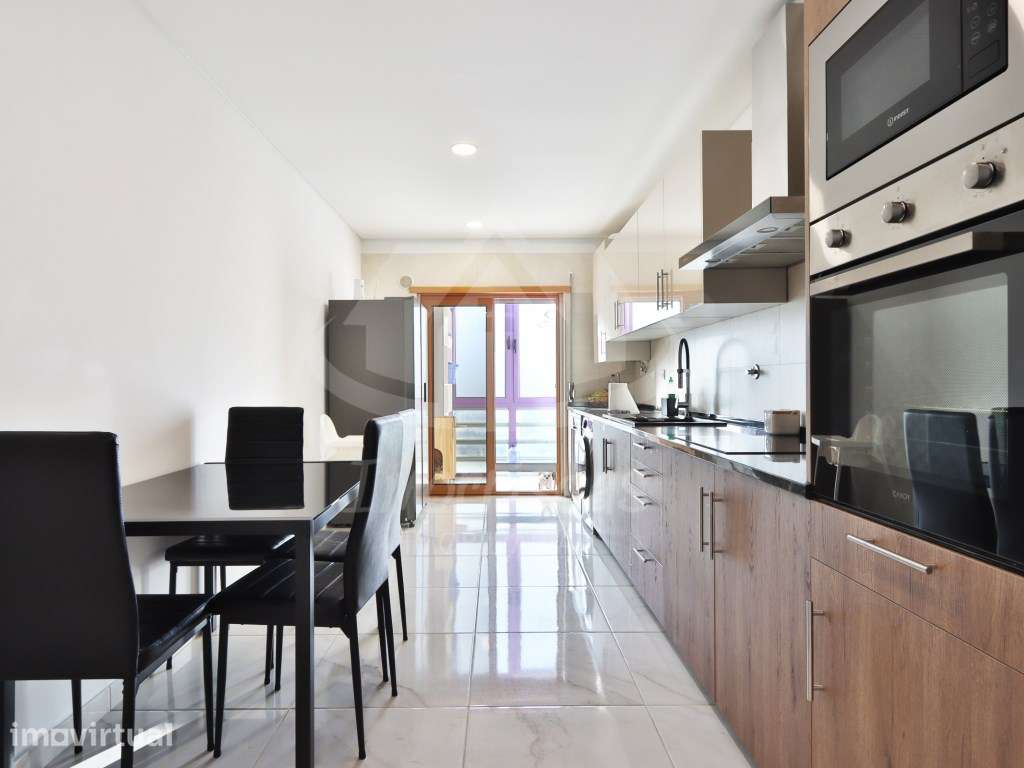 Apartamento T4 com suite, closet e parqueamento, em Camarate. - Grande imagem: 4/30
