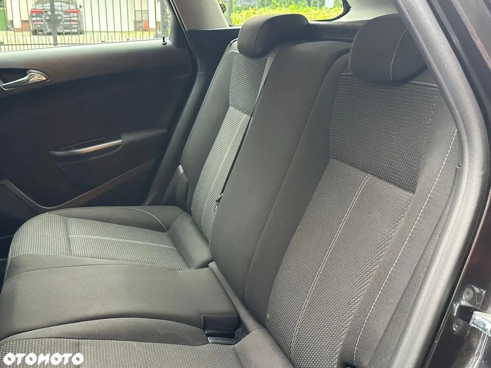 Opel Astra 1.6 CDTI Dynamic - 2