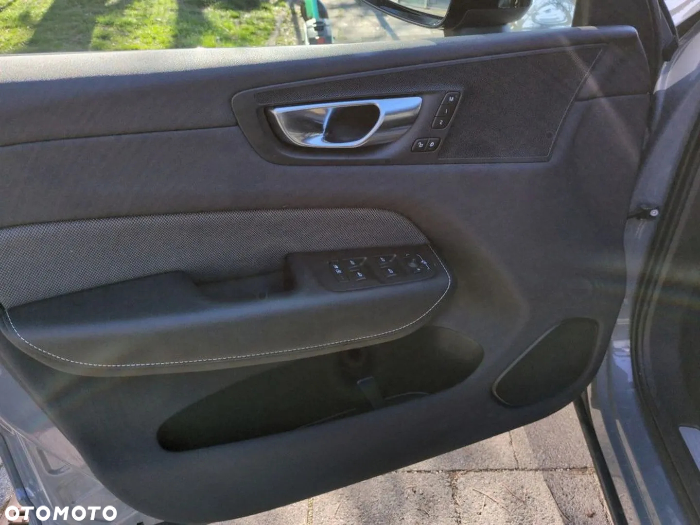 Volvo XC 60 B4 B Plus Dark - 13