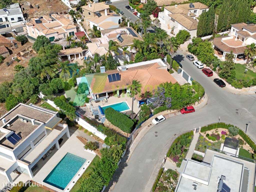 Casa térrea Isolada T6 em Alvor com Piscina - Grande imagem: 2/60