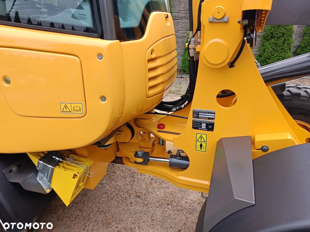 Volvo L25F - 14