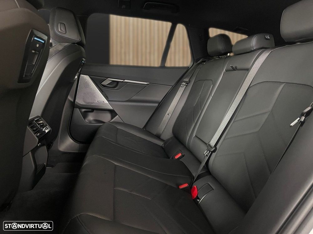 BMW i5 eDrive40 Pack Desportivo M - 11