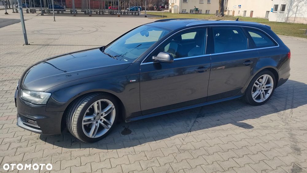 Audi A4 Avant 2.0 TDI DPF clean diesel quattro S tronic S line Sportpaket - 4