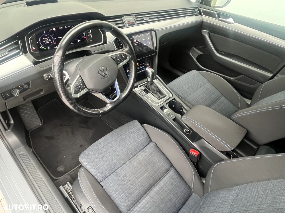 Volkswagen Passat GTE - 11