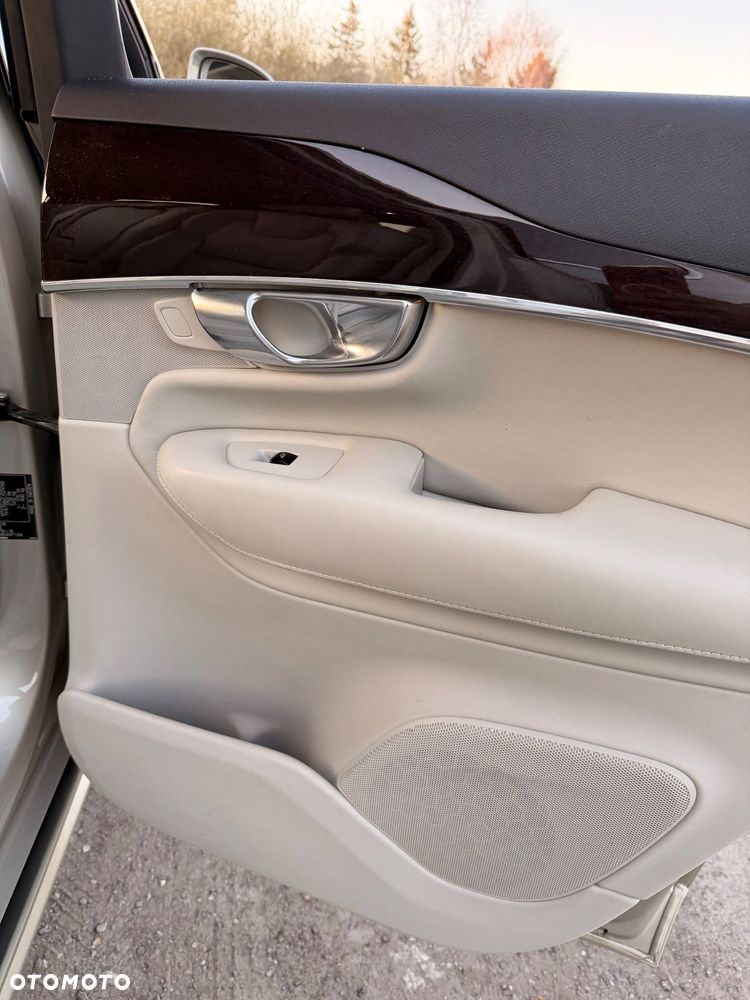 Volvo XC 90 D5 AWD Inscription 7os - 31