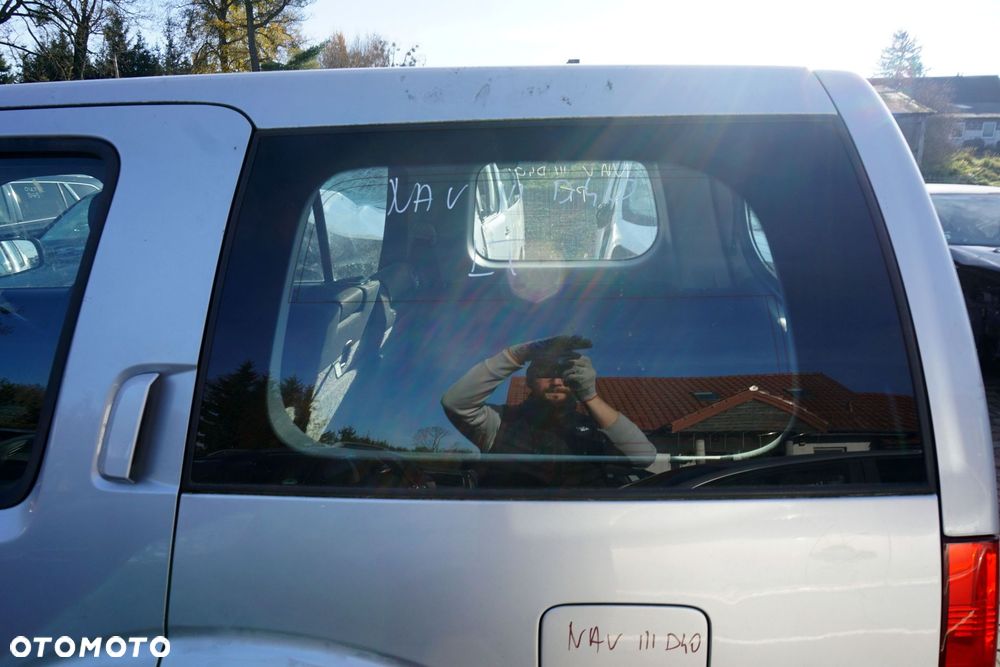 SZYBA KAROSERYJNA TYLNA LEWA BOCZNA PATHFINDER III R51 83307-EB300 NISSAN 2005-2014 - 2