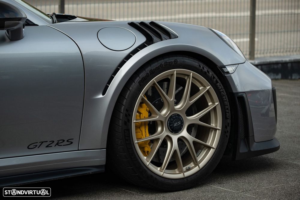 Porsche 911 (991) GT2 RS - 11
