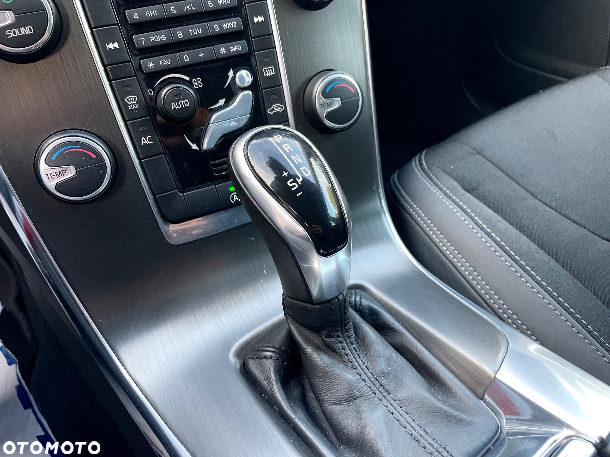 Volvo V60 D3 Geartronic Momentum - 20