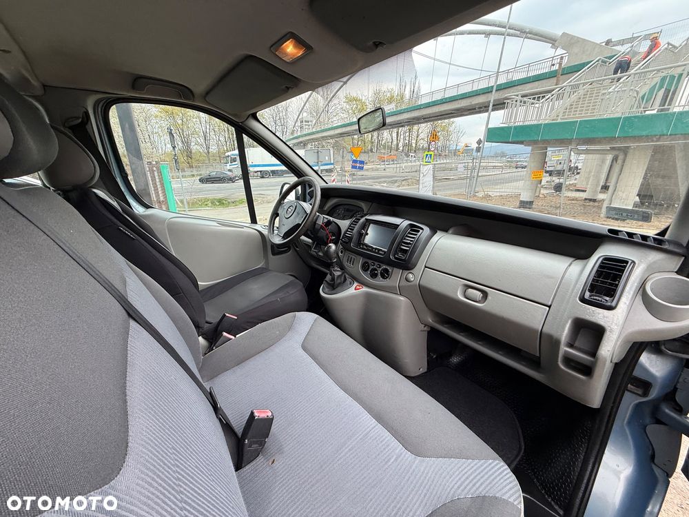 Opel Vivaro - 8