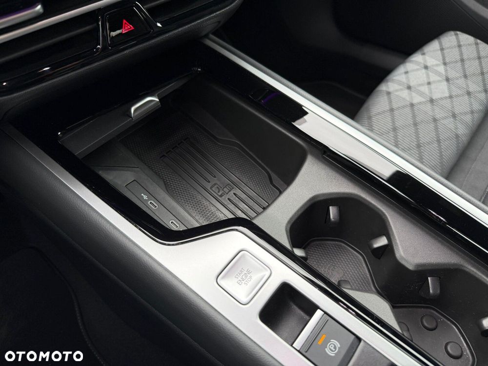 Volkswagen Passat Variant 2.0 TDI SCR R-Line DSG - 41