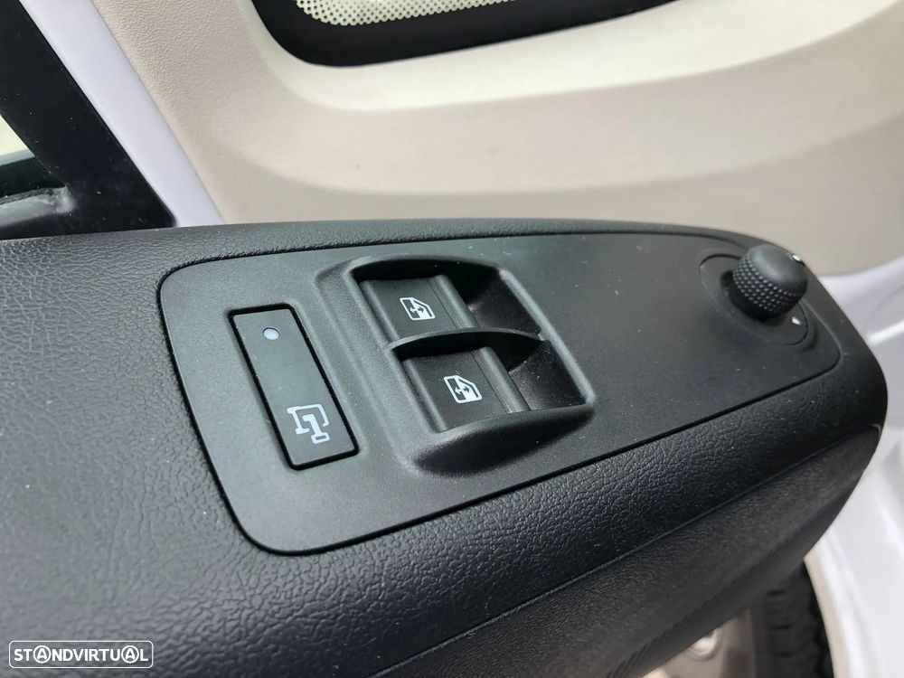 Peugeot Boxer 2.2 BlueHDi L2H2 Premium 140cv IVA / GARANTIA MARCA - 17