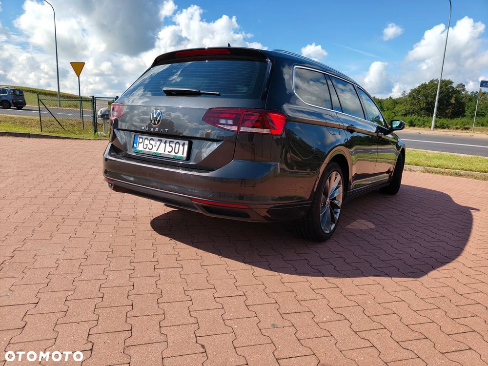 Volkswagen Passat - 4