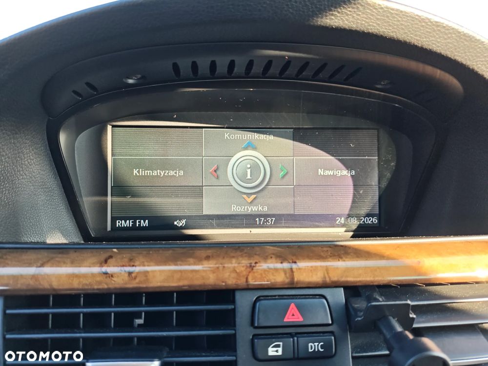 BMW Seria 3 330i - 25