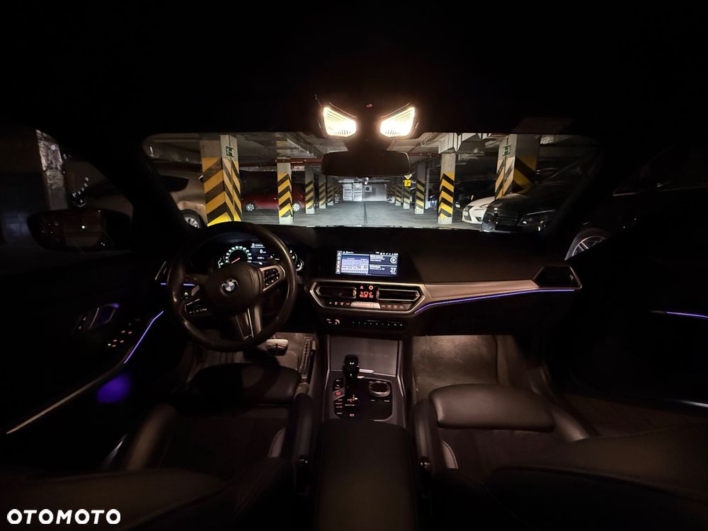 BMW Seria 3 318i M Sport - 28