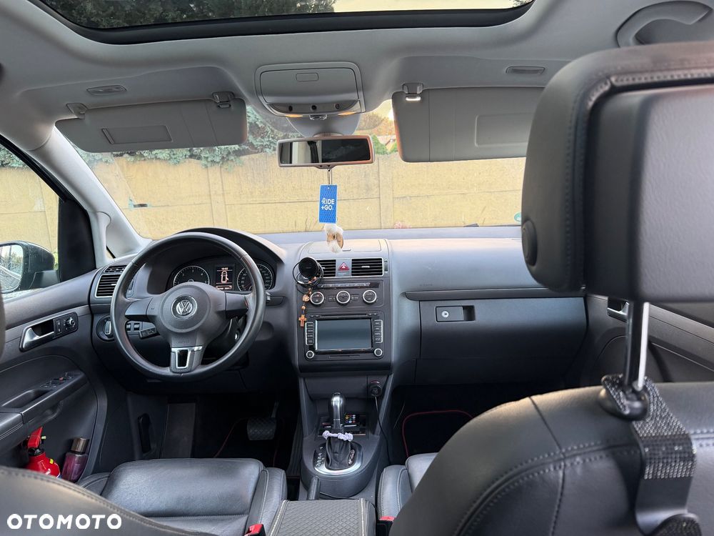 Volkswagen Touran - 16