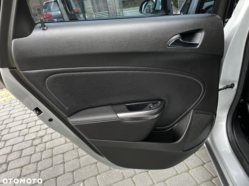 Opel Astra 1.6 T Cosmo - 18