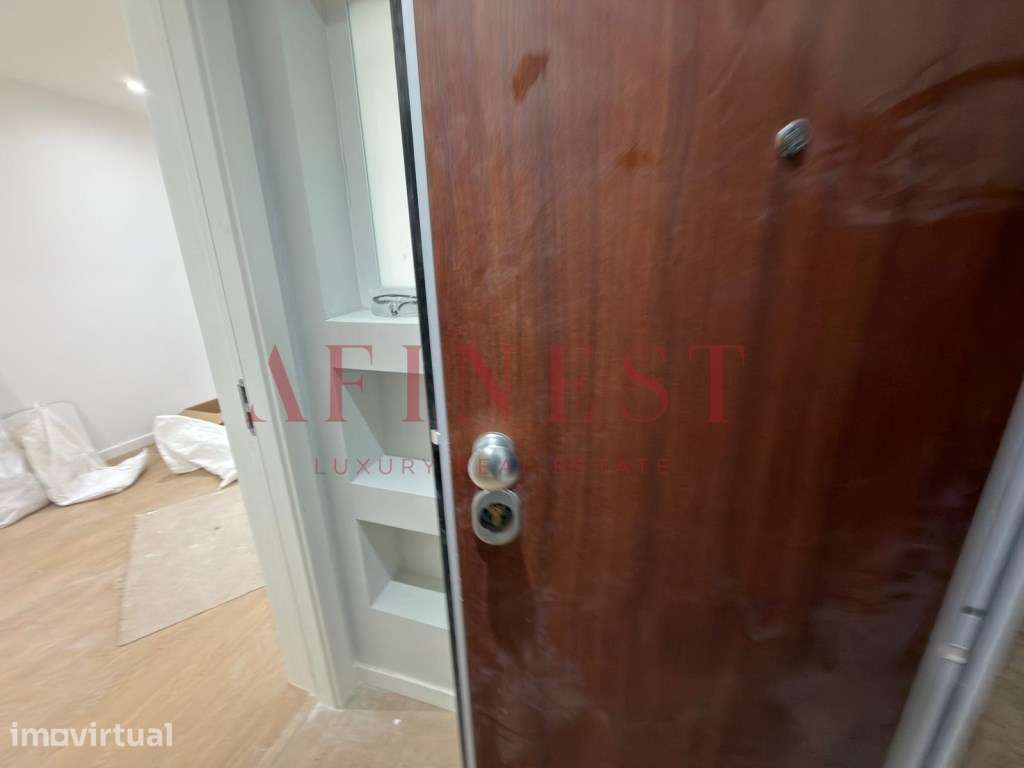 APARTAMENTO T2 RENOVADO COM AMPLO TERRAÇO NA PRAÇA DA IGREJA - AMADORA - Grande imagem: 4/19