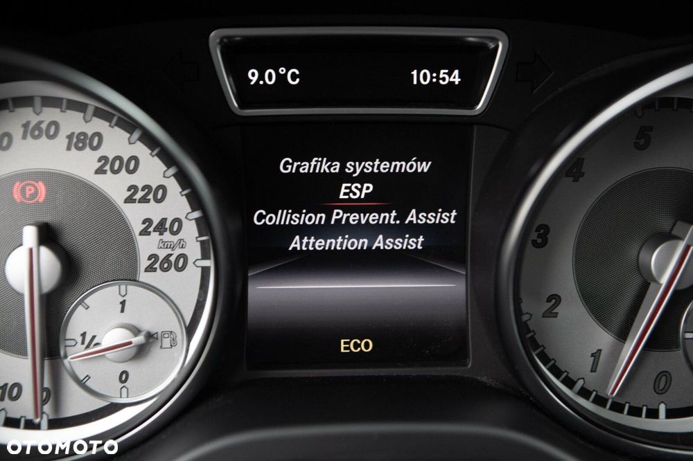 Mercedes-Benz GLA - 31
