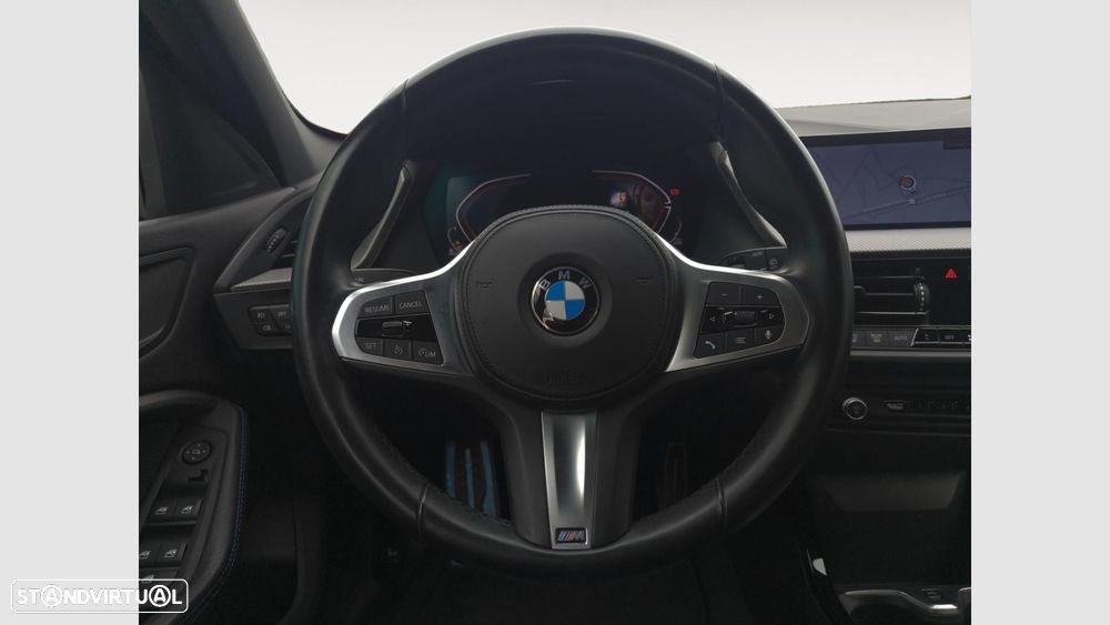 BMW 116 d Pack 50 anos M Auto - 12