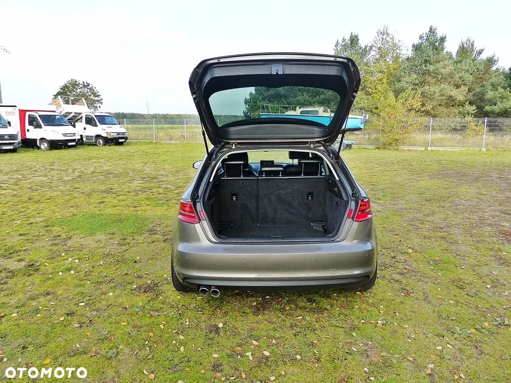 Audi A3 Sportback 2.0 TDI S line Sportpaket - 10