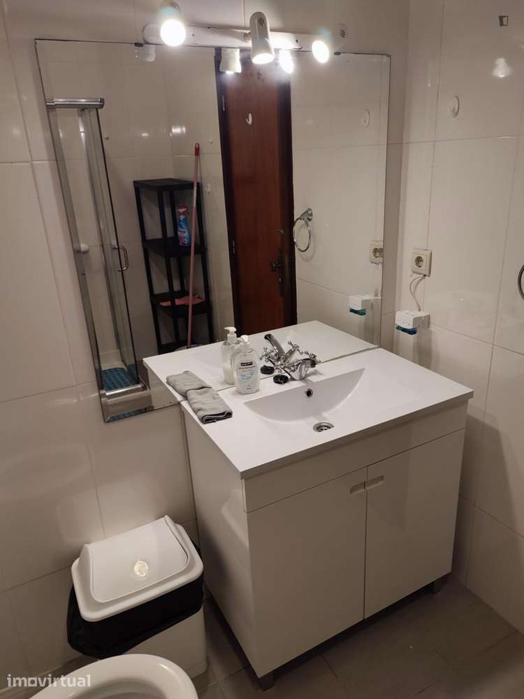 Quarto - localizado em Cedofeita Porto - Grande imagem: 2/12