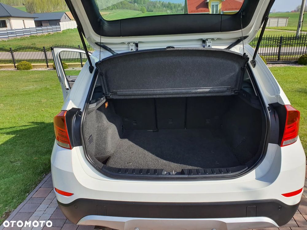 BMW X1 sDrive18d xLine - 34