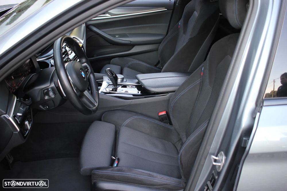 BMW 520 d Pack Desportivo M Auto - 32