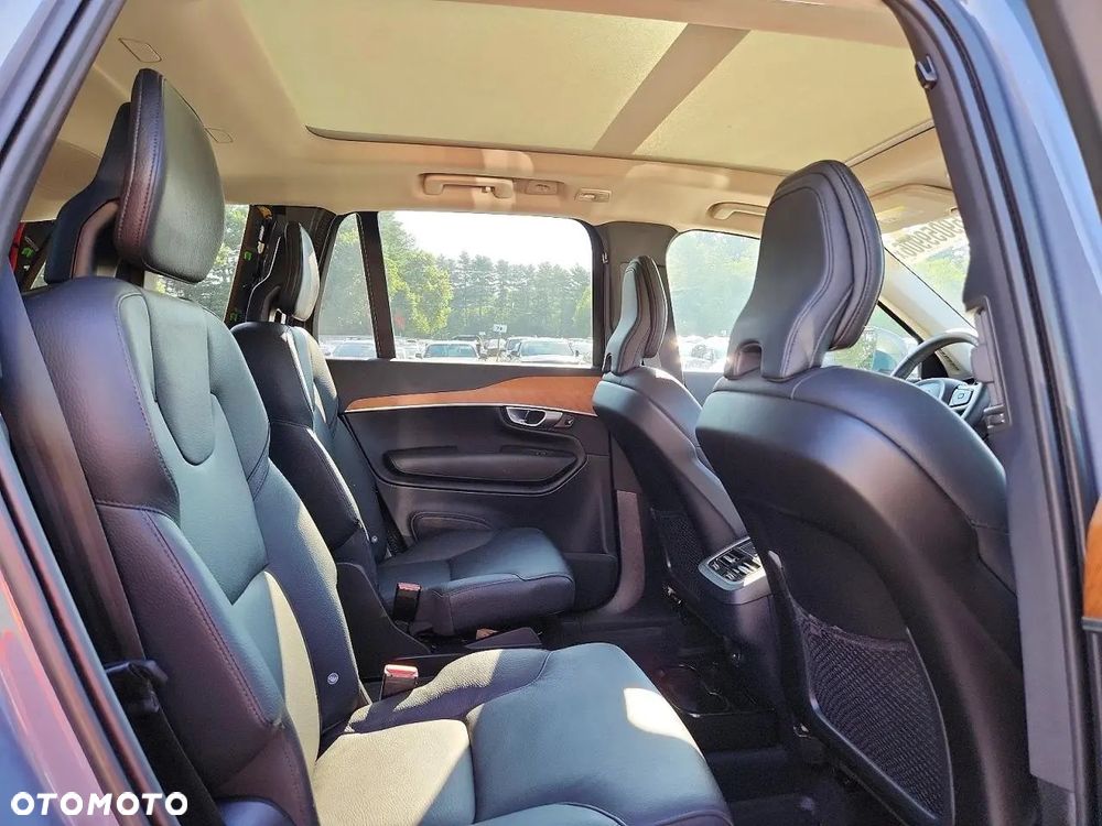 Volvo XC 90 - 32