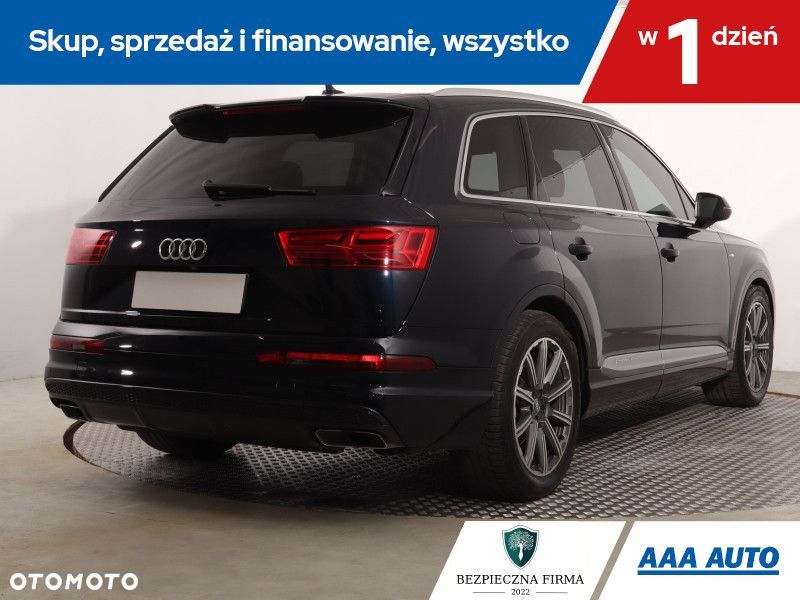 Audi Q7 - 7