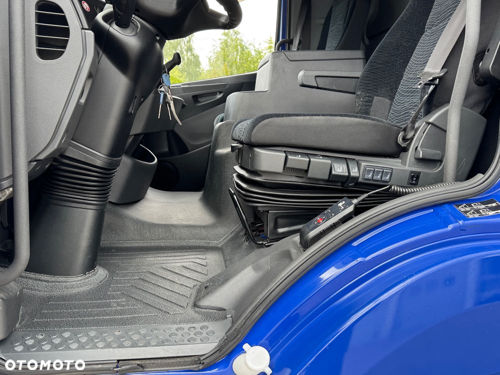 Mercedes-Benz ATEGO 816 KONTENER IZOTERMA  5.30m+ WINDA - 17