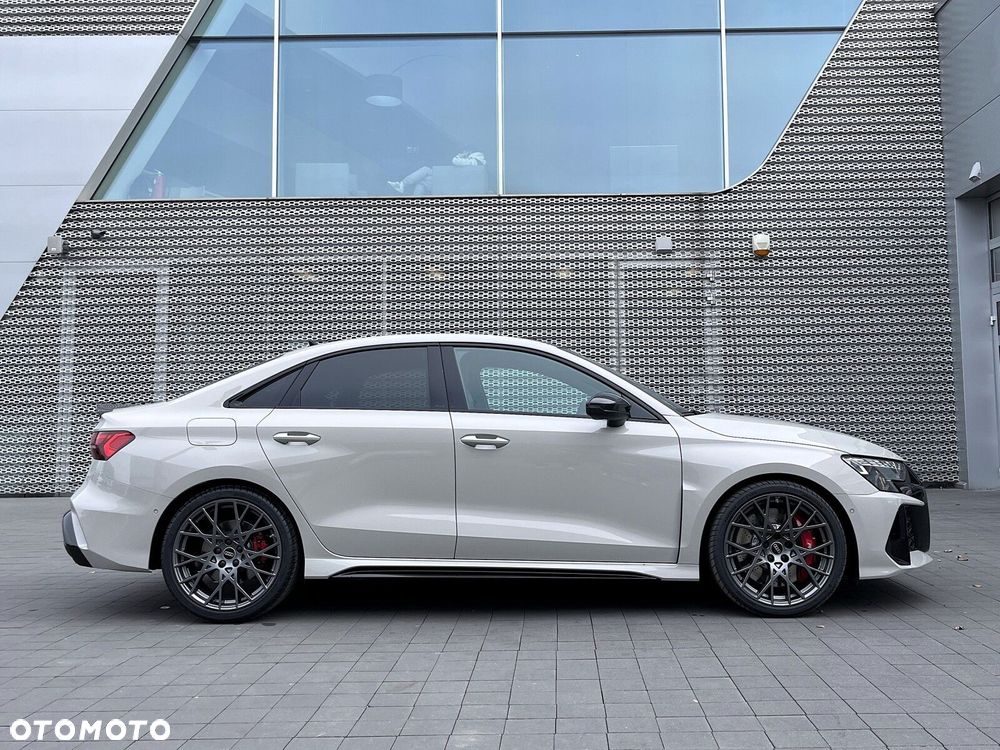 Audi RS3 Limousine - 2